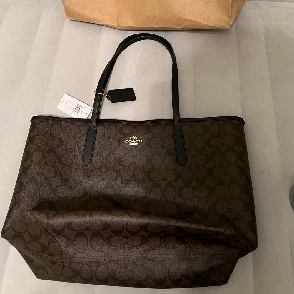 NWT Coach Brown/black Sig City Tote